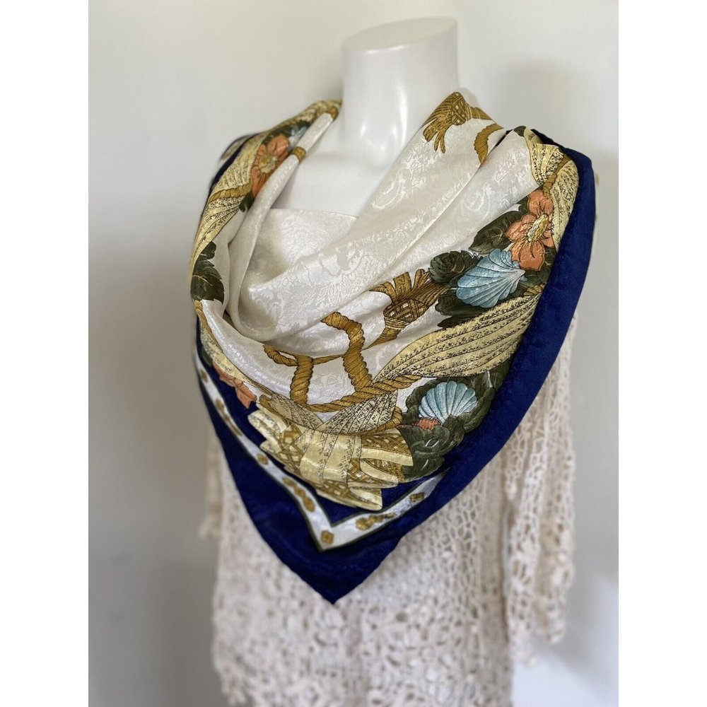 Vintage Classic Square Polyester 1970's Flowers and Gold Rope Pattern 31" Silky‎